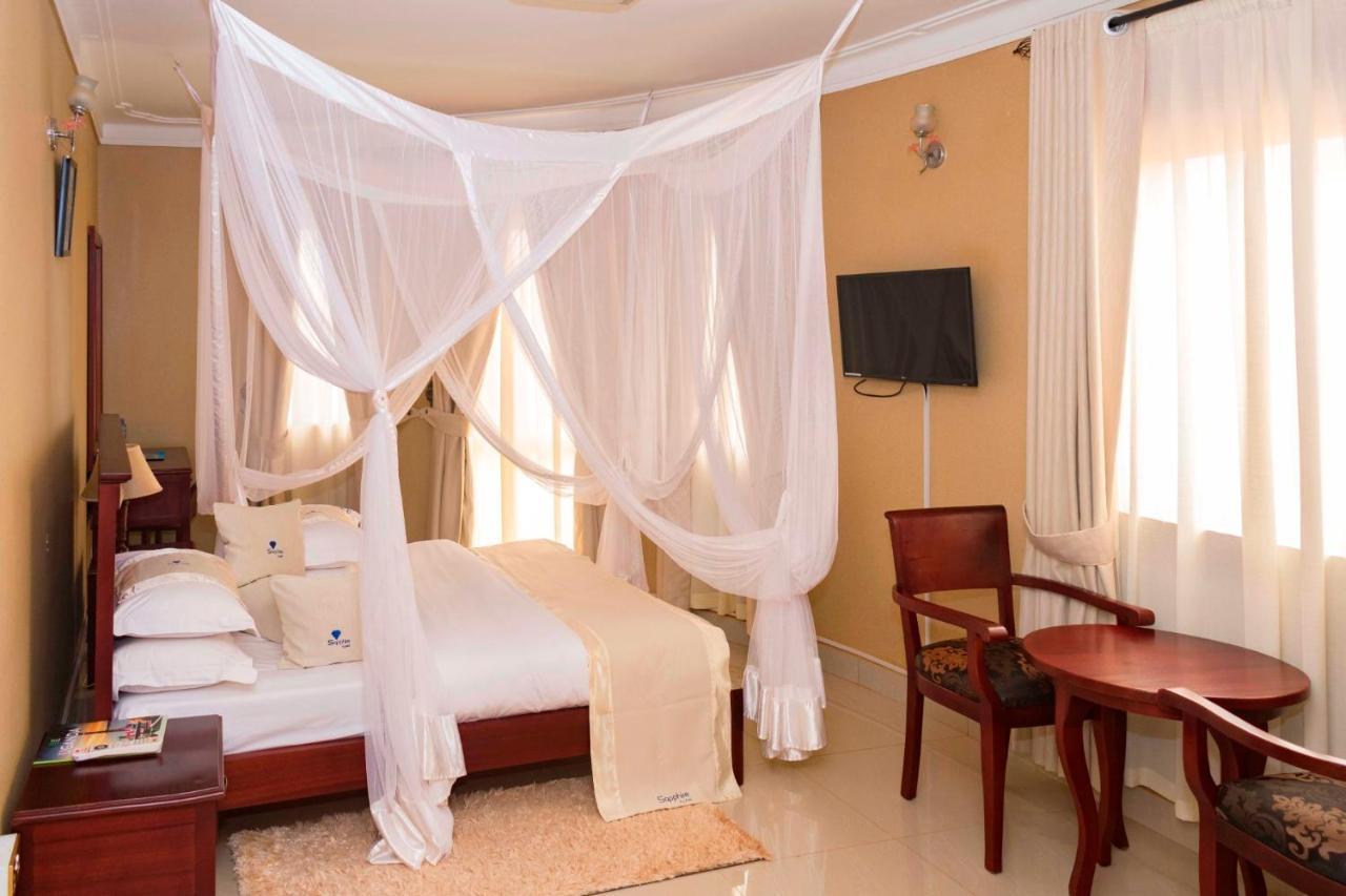 Sapphire Hotel Entebbe Kigo Kajansi Exterior photo