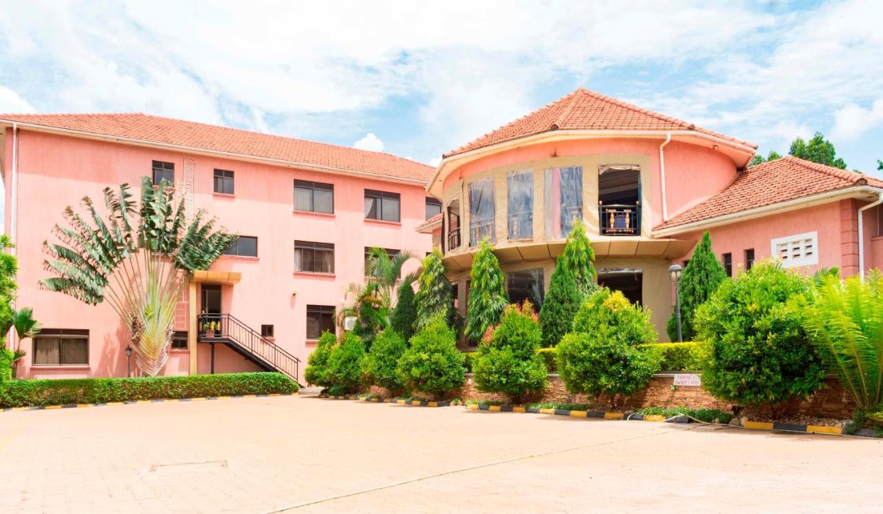 Sapphire Hotel Entebbe Kigo Kajansi Exterior photo