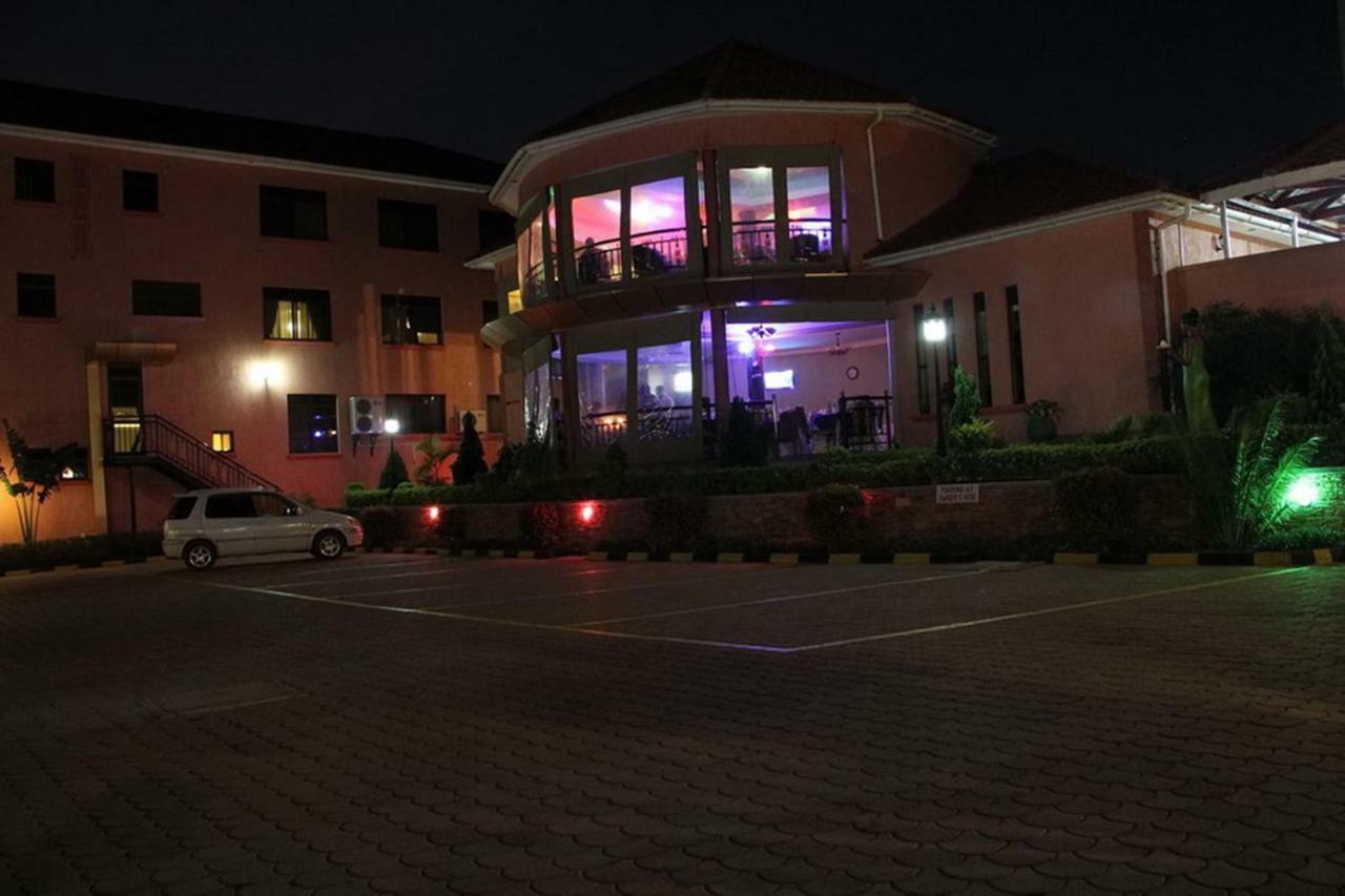 Sapphire Hotel Entebbe Kigo Kajansi Exterior photo